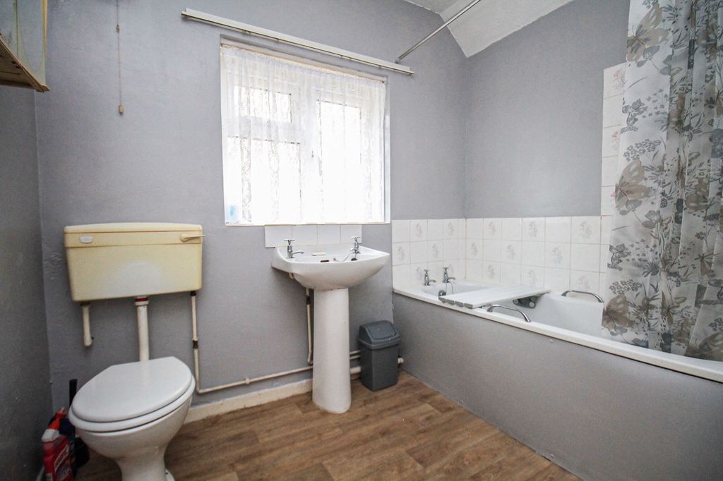 Property photo 3 of 13