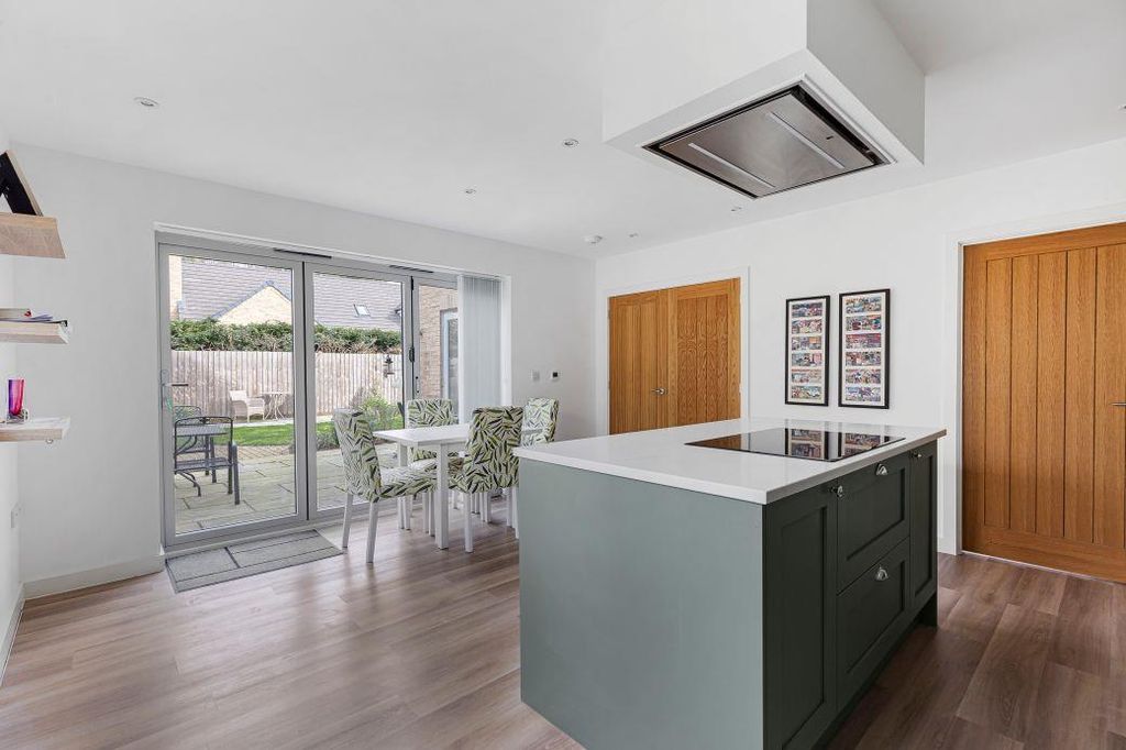 Property photo 3 of 28 27_75532.Jpg