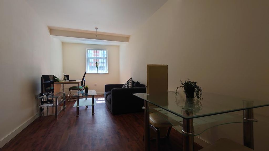 Property photo 3 of 9