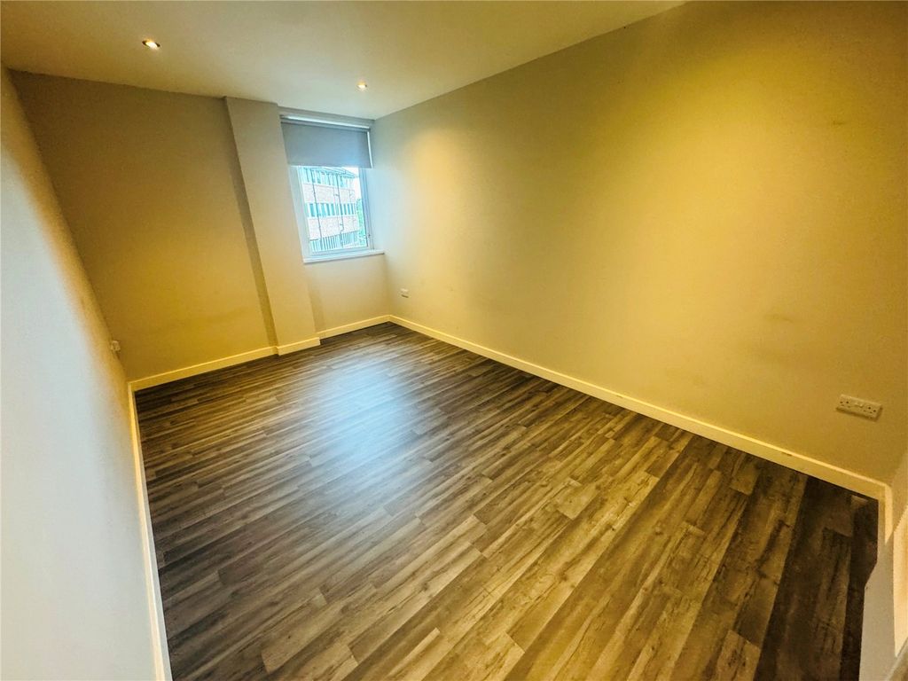 Property photo 3 of 6 Picture No. 04