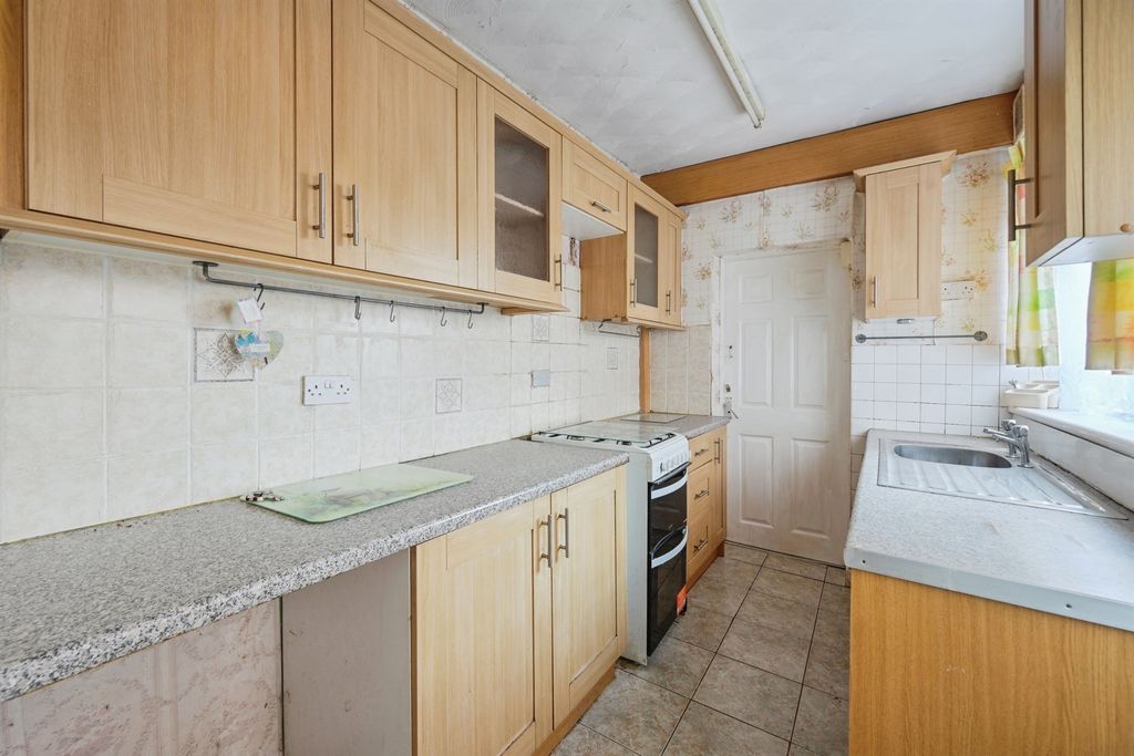 Property photo 2 of 17