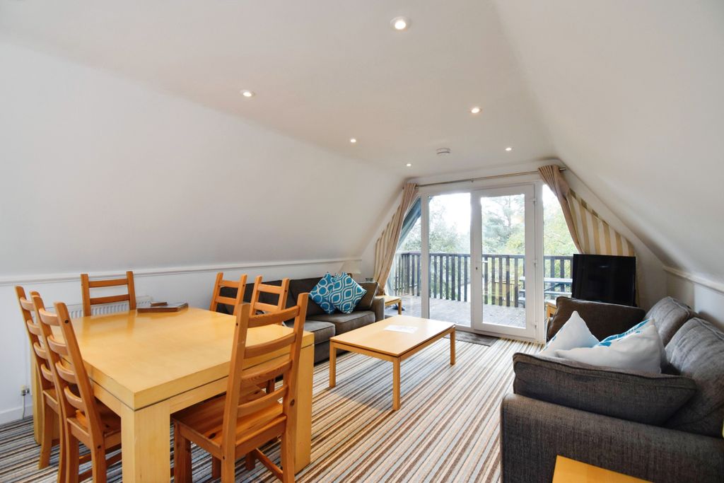 Property photo 3 of 15 Lounge/Diner