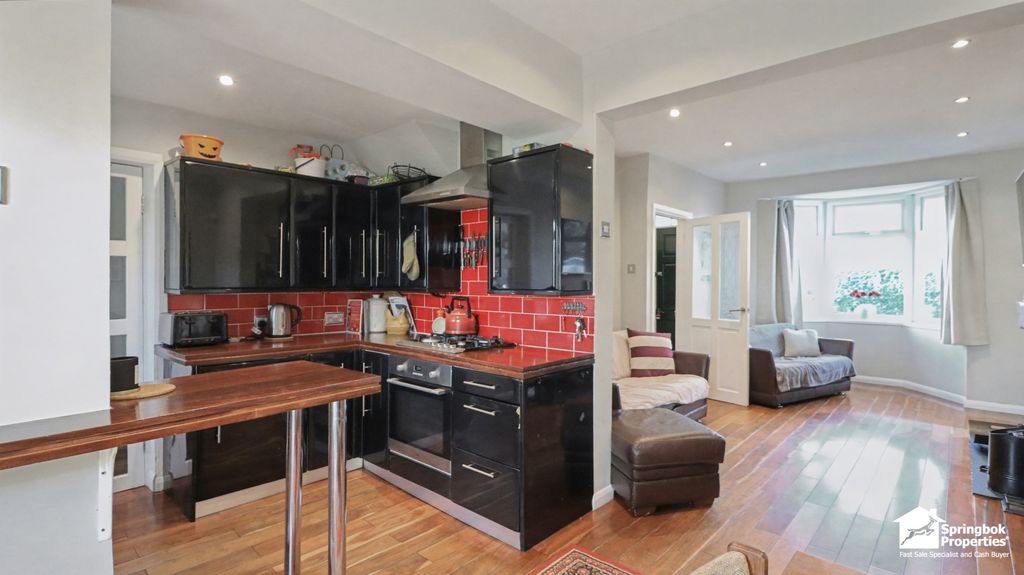 Property photo 3 of 14 Image 3