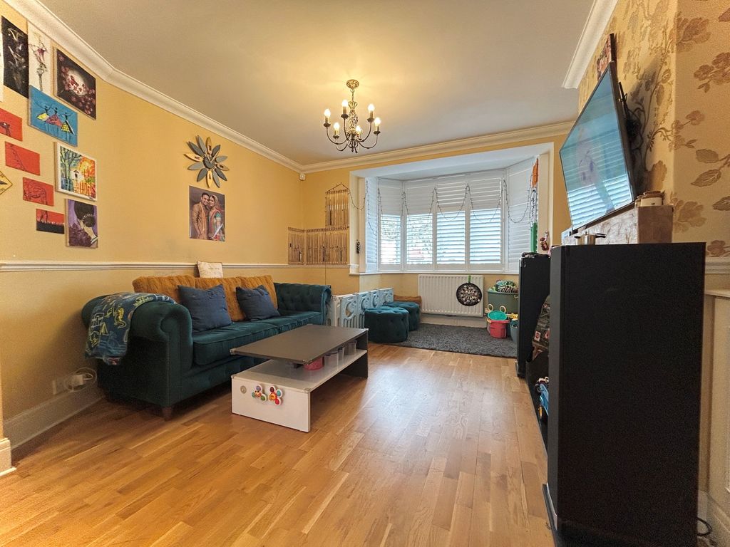 Property photo 2 of 19 Gallery