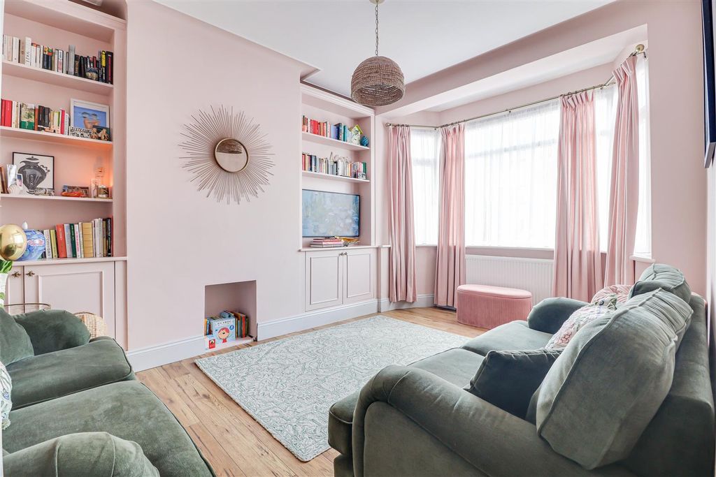 Property photo 2 of 17
