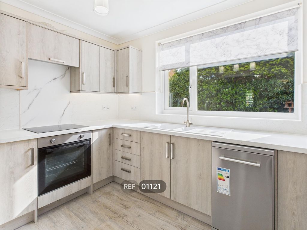 Property photo 3 of 40 Kitchen