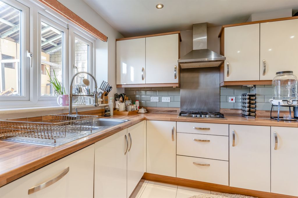 Property photo 3 of 29