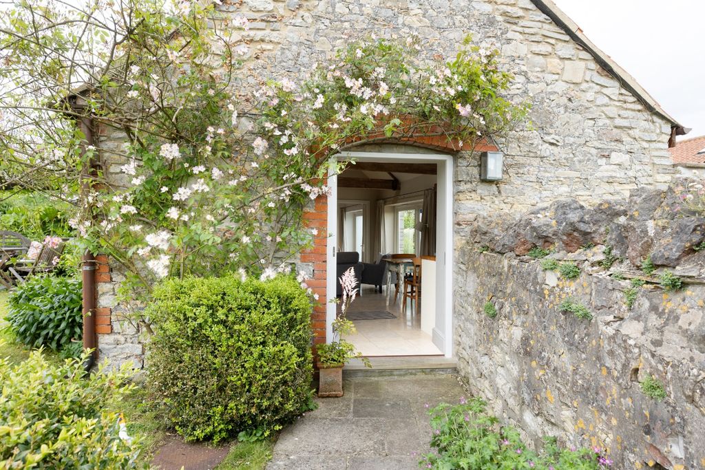 Property photo 1 of 11 3197211