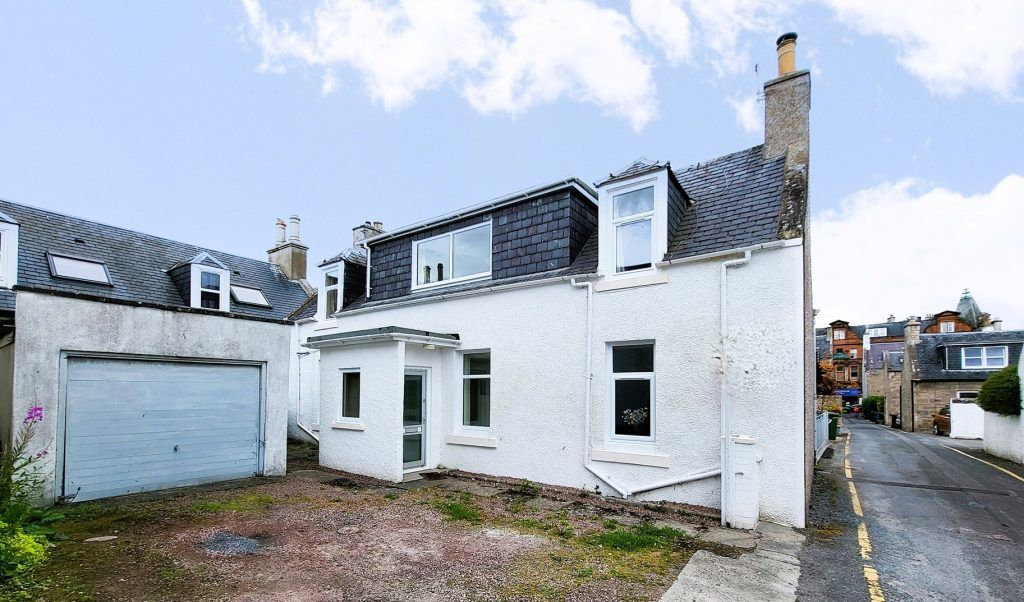 Property photo 1 of 18