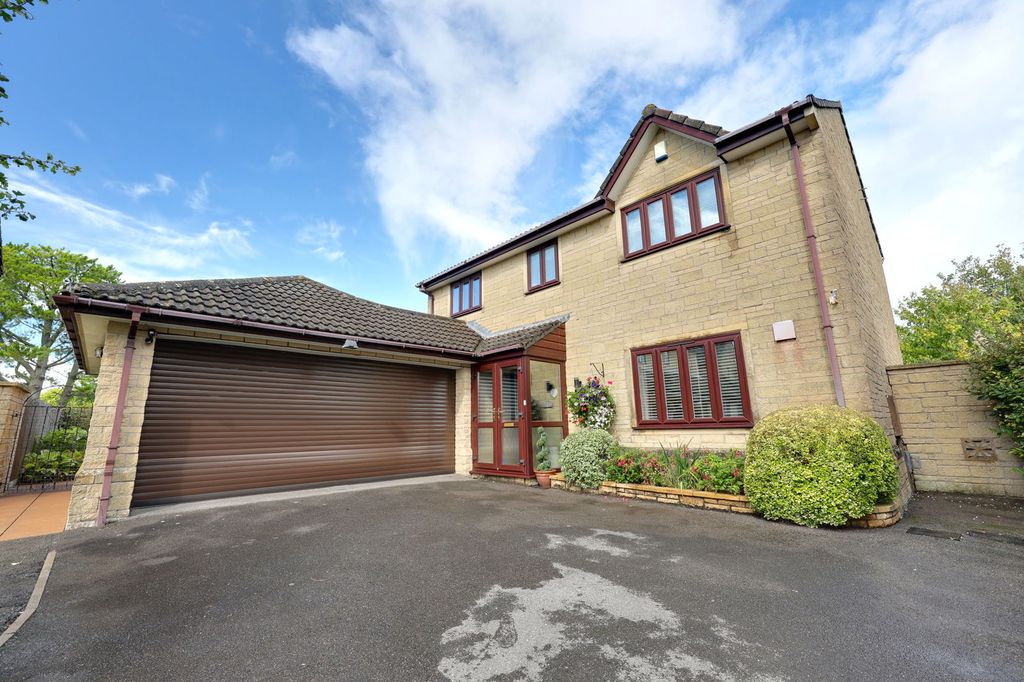 Property photo 1 of 33