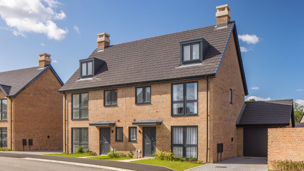 Property photo 1 of 13 Rosebrook, Hambrook