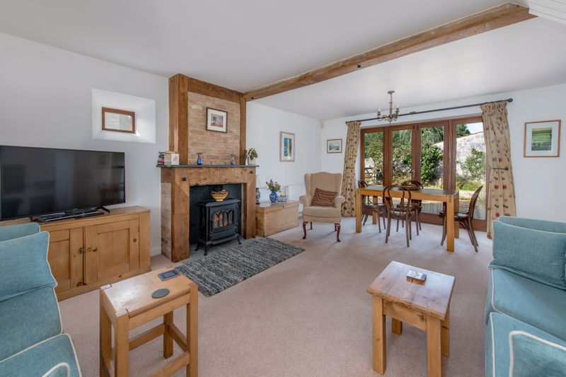 Property photo 2 of 28 Living/Dining Room