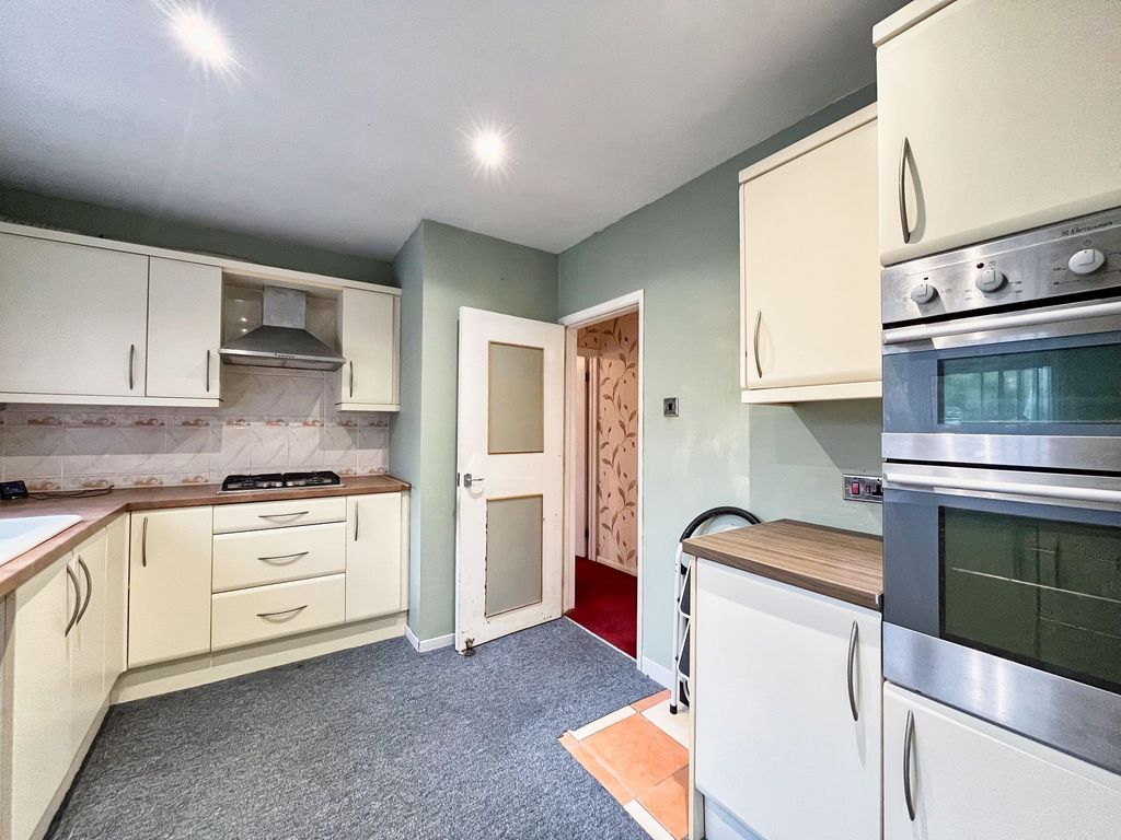 Property photo 2 of 30