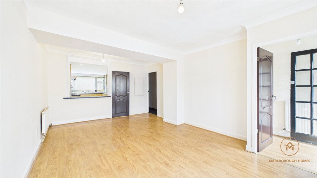 Property photo 3 of 14 Reception Room Ig7