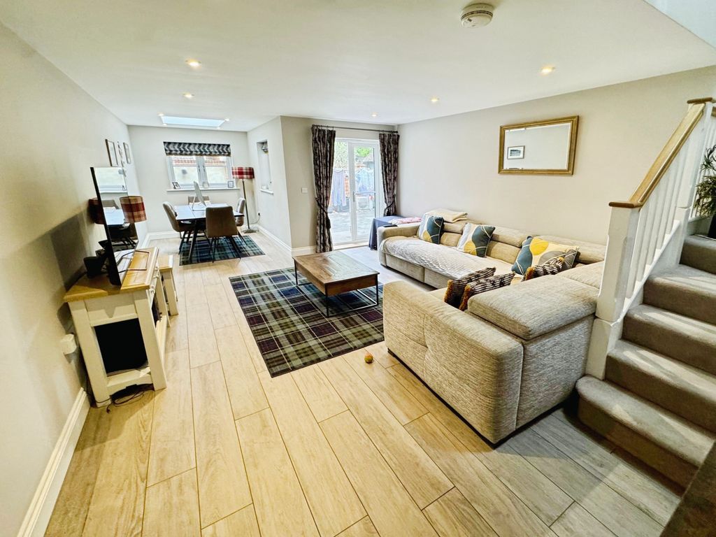 Property photo 1 of 12 5Ae76161-Img_5646