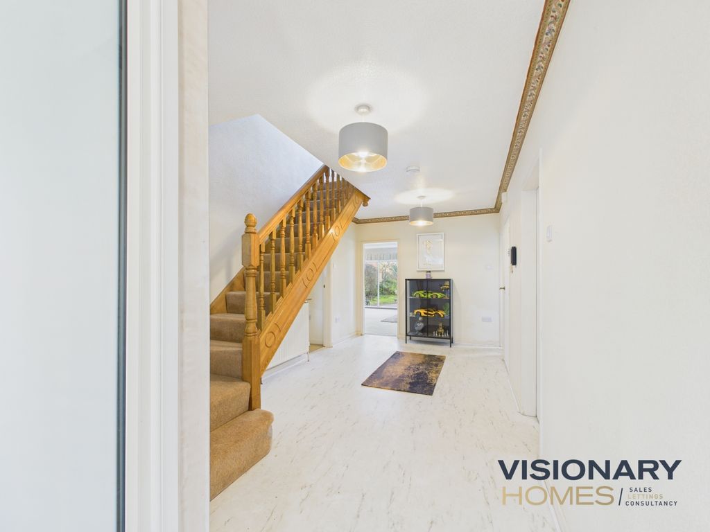 Property photo 1 of 17 Entrance Hall