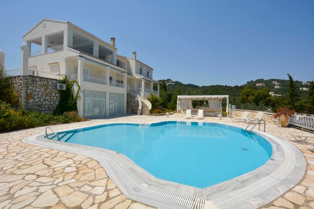 Property photo 1 of 34