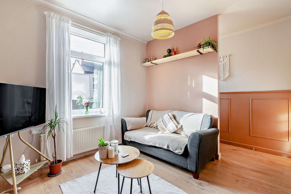 Property photo 3 of 14 Living Room