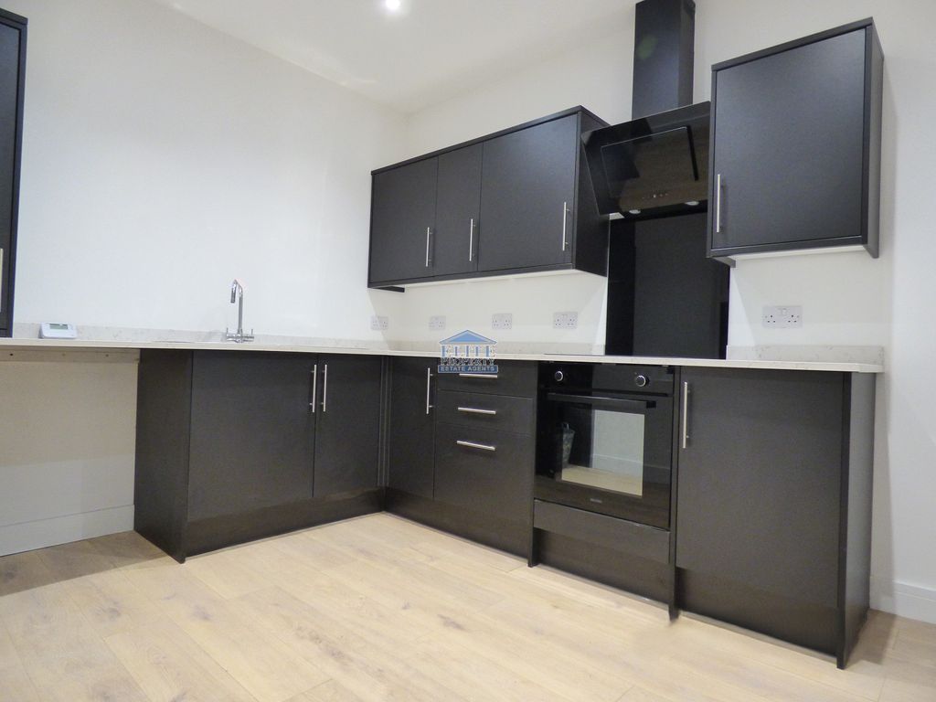 Property photo 2 of 16 Kitchen