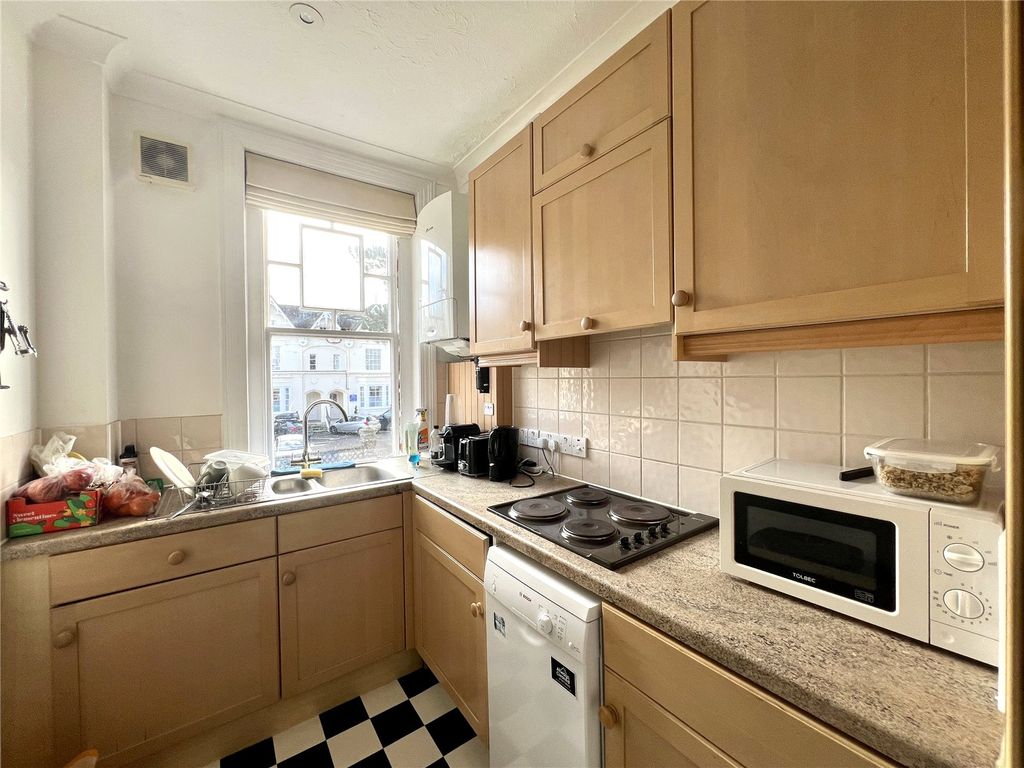 Property photo 3 of 9 Kitchen