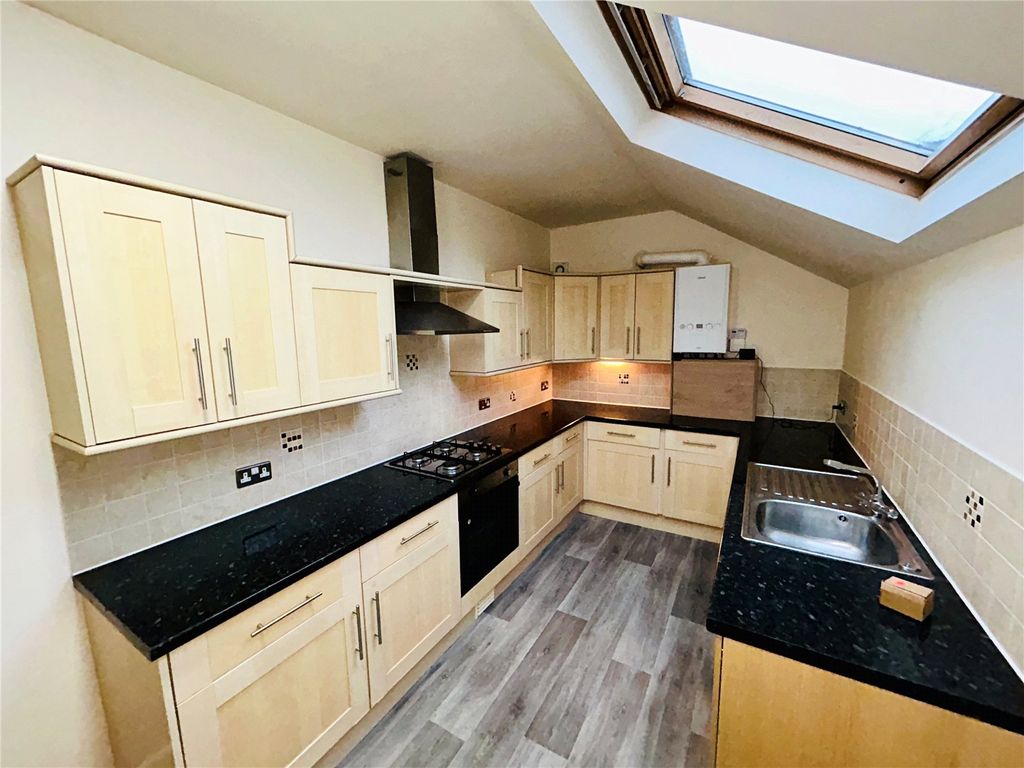 Property photo 3 of 13 Kitchen