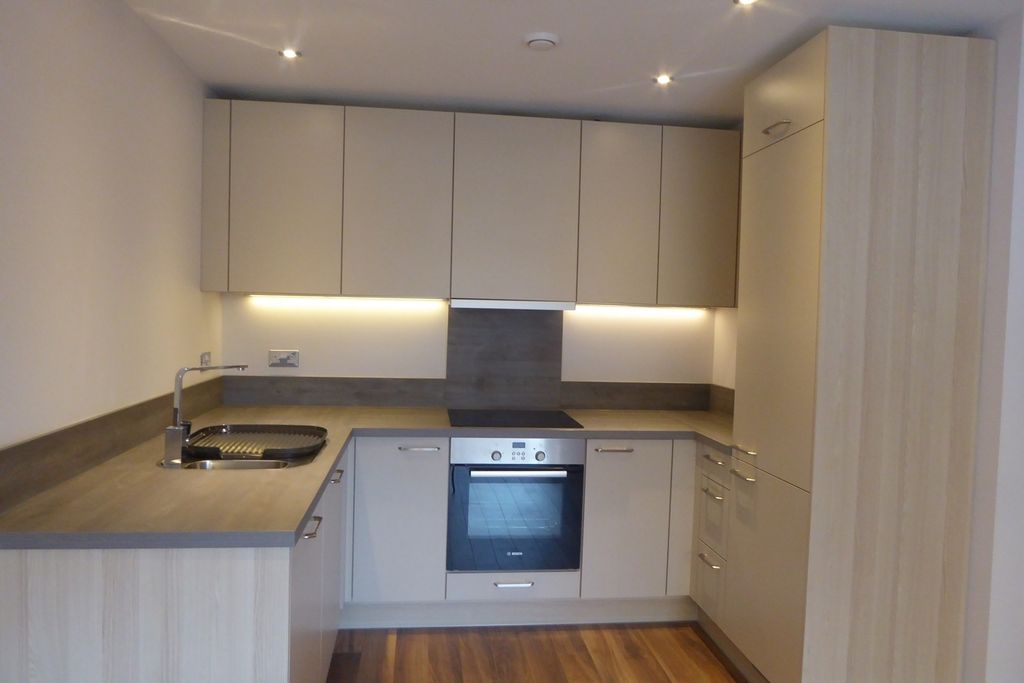 Property photo 3 of 6 Kitchen