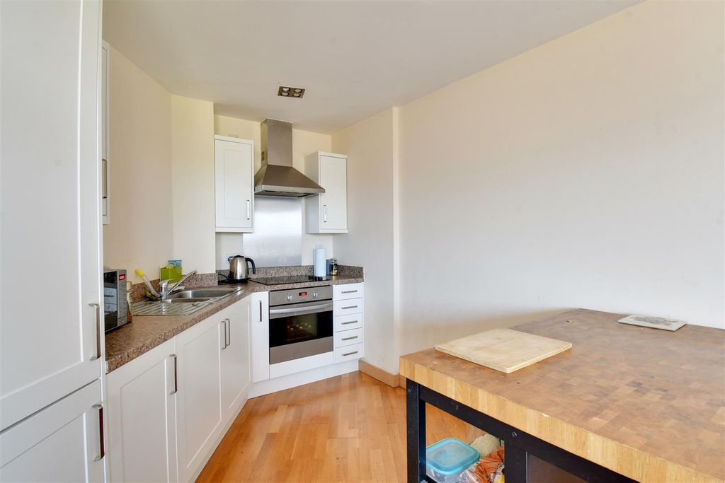 Property photo 3 of 13 Kitchen 2.Jpg