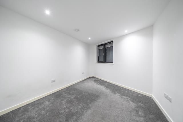 Property photo 3 of 21 Bedroom