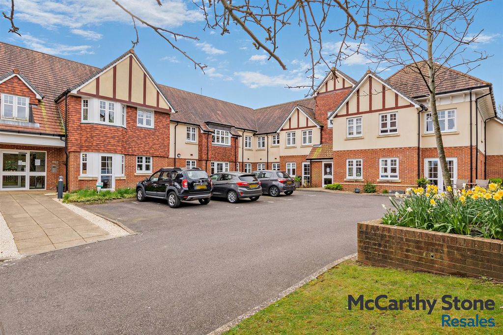 Property photo 1 of 32 8681715-Exterior05-800.Jpg