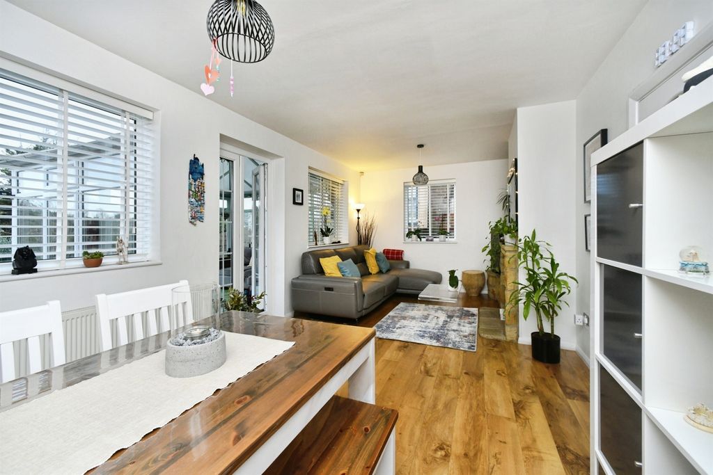 Property photo 3 of 29