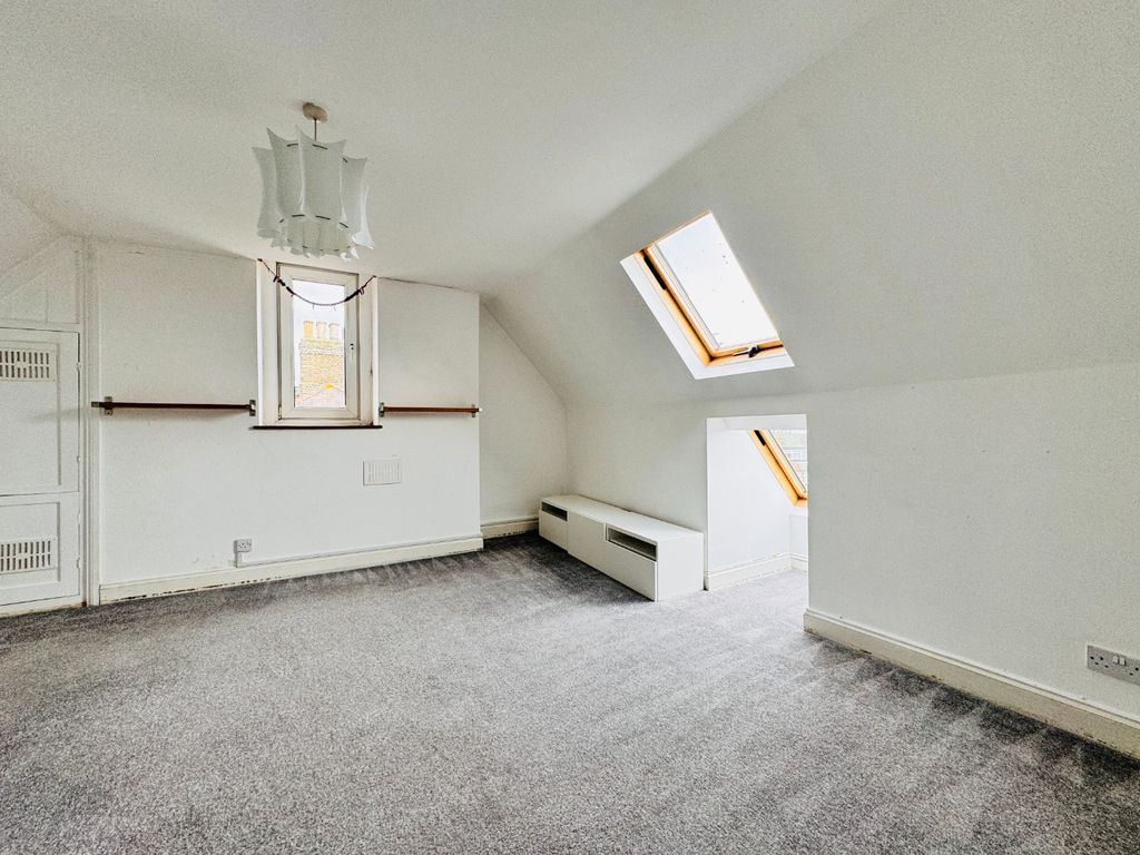 Property photo 2 of 14 4640593