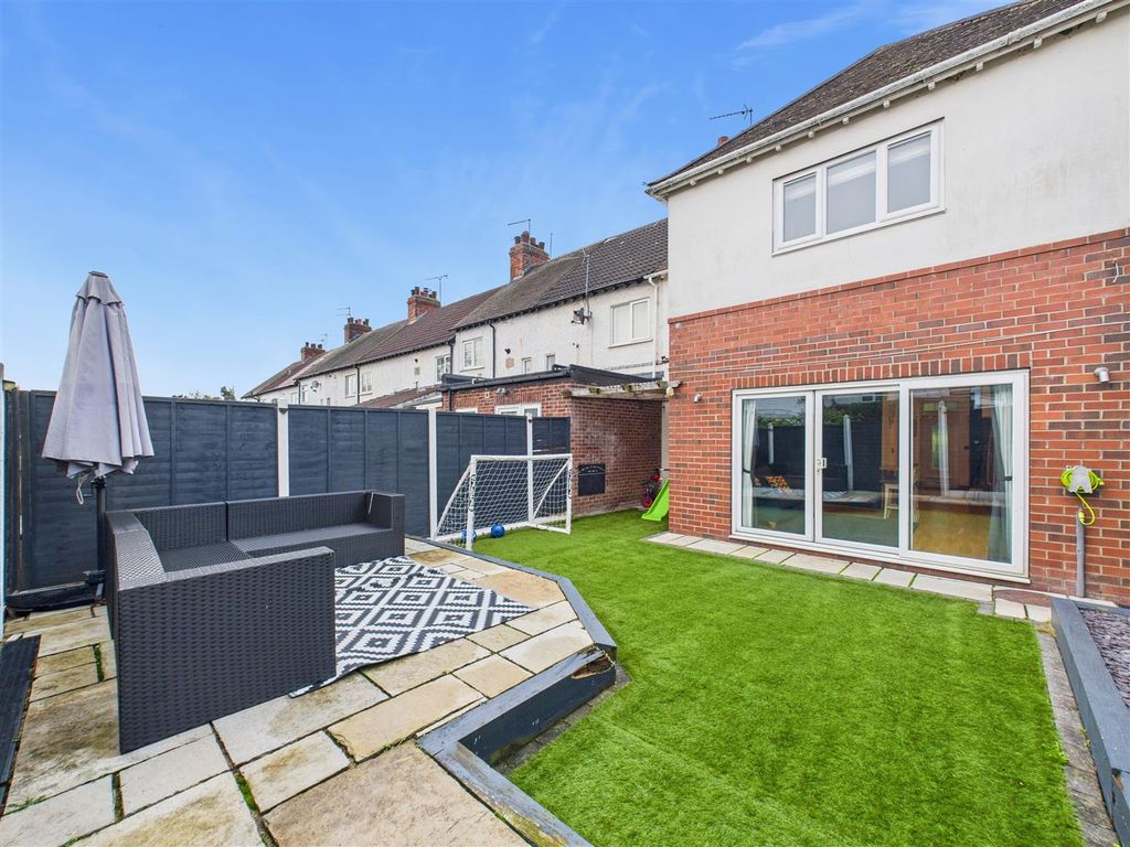 Property photo 3 of 18 Outside