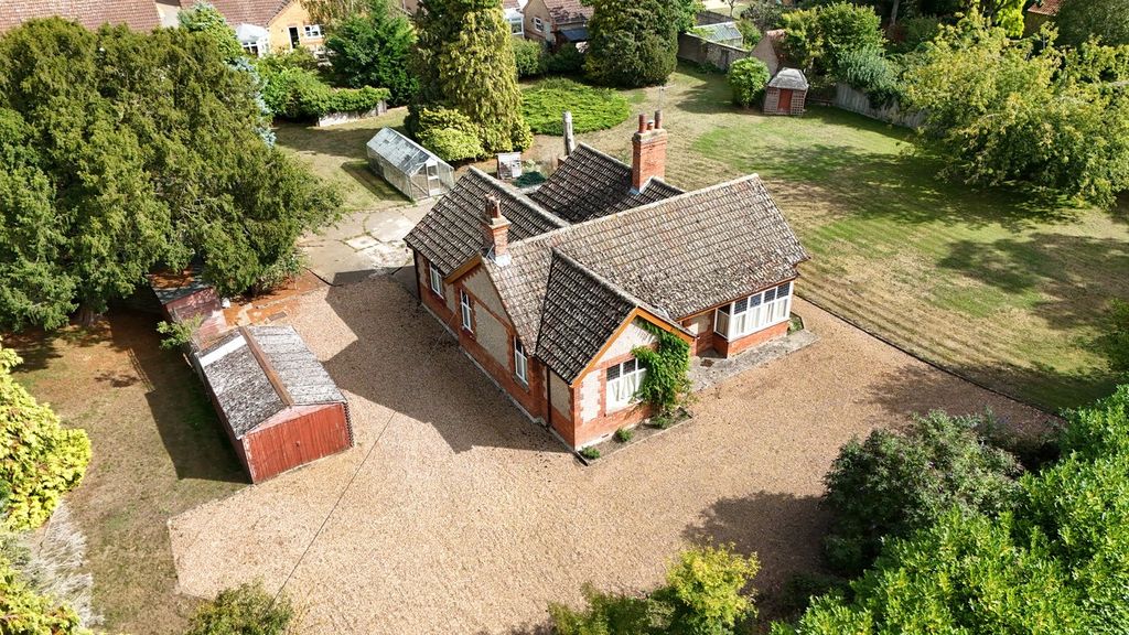 Property photo 1 of 32