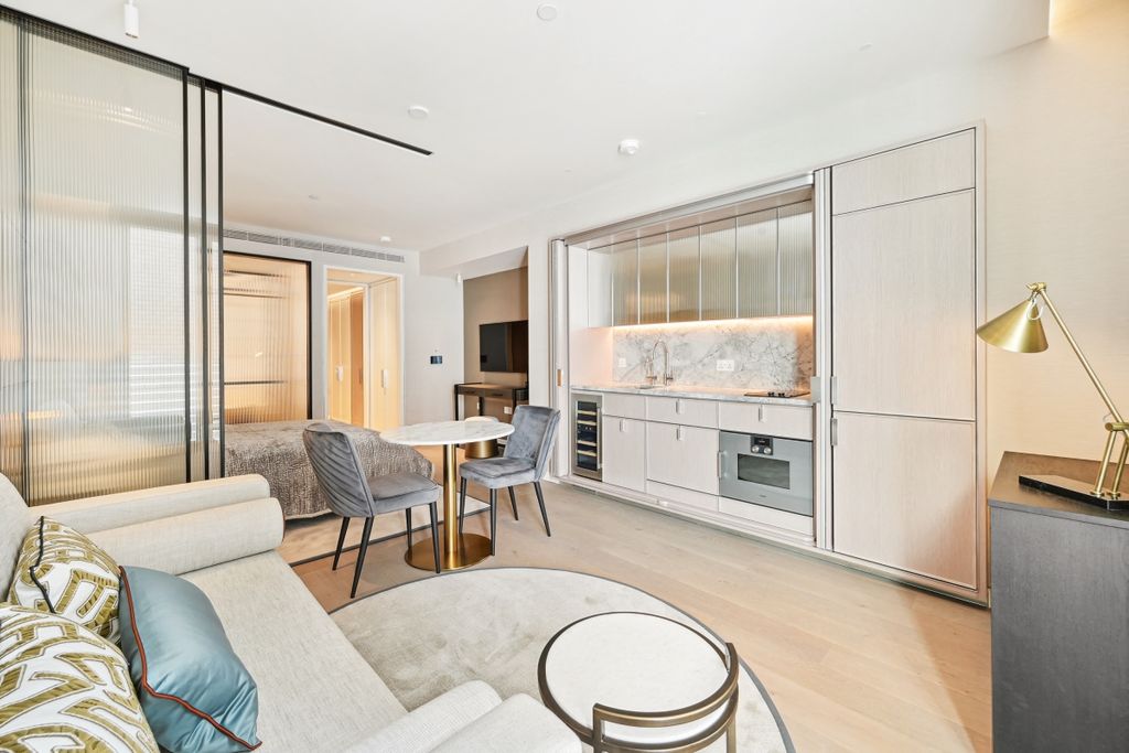 Property photo 3 of 12 Jll