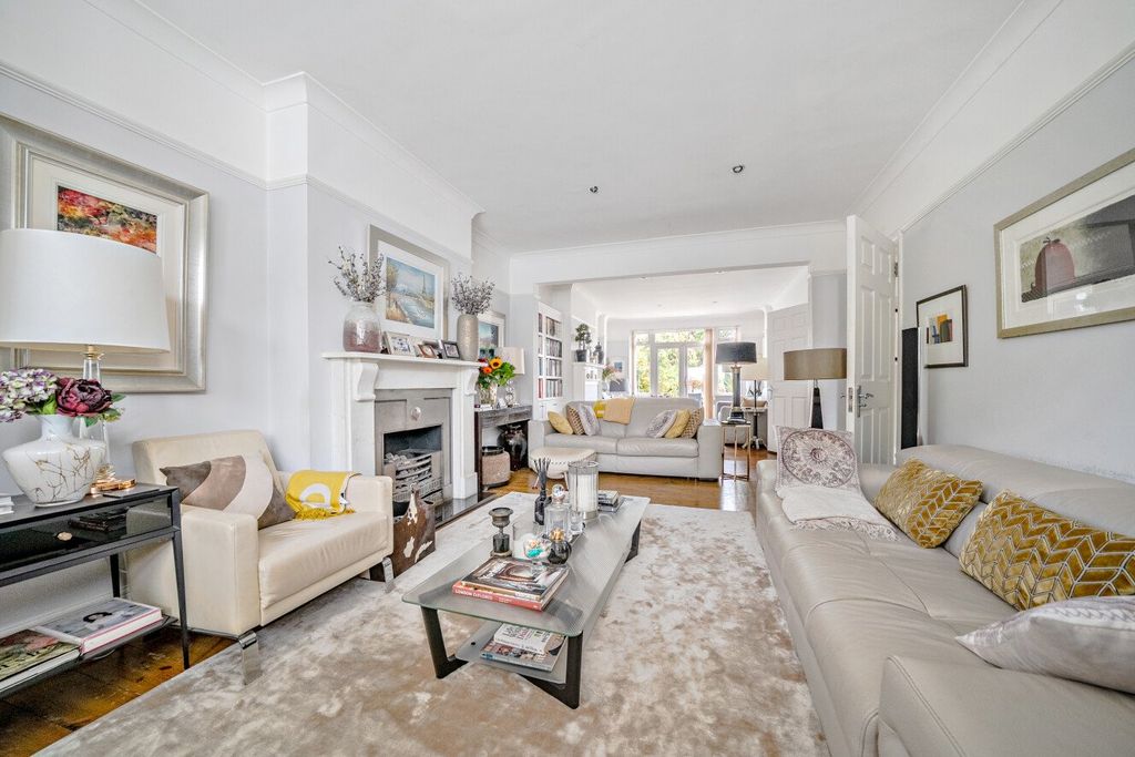 Property photo 2 of 25 Picture No. 07