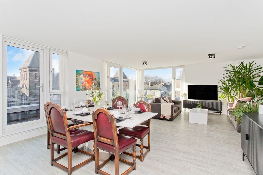 Property photo 3 of 29