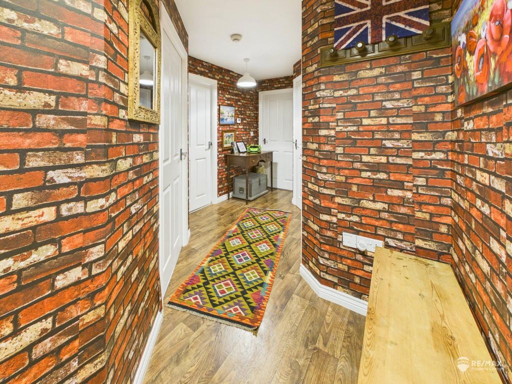 Property photo 2 of 10 Entrance Hall.Jpg