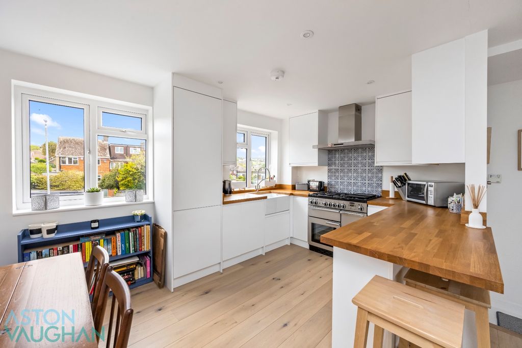 Property photo 2 of 20 4879861