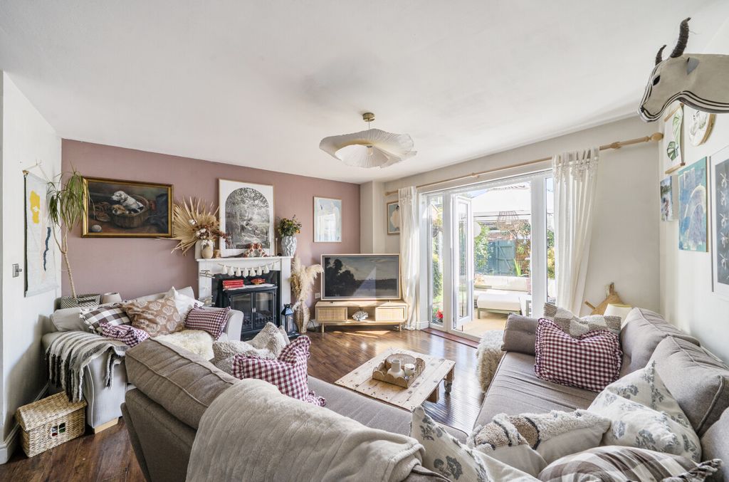 Property photo 2 of 14 150291012