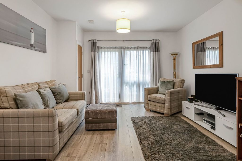 Property photo 2 of 21