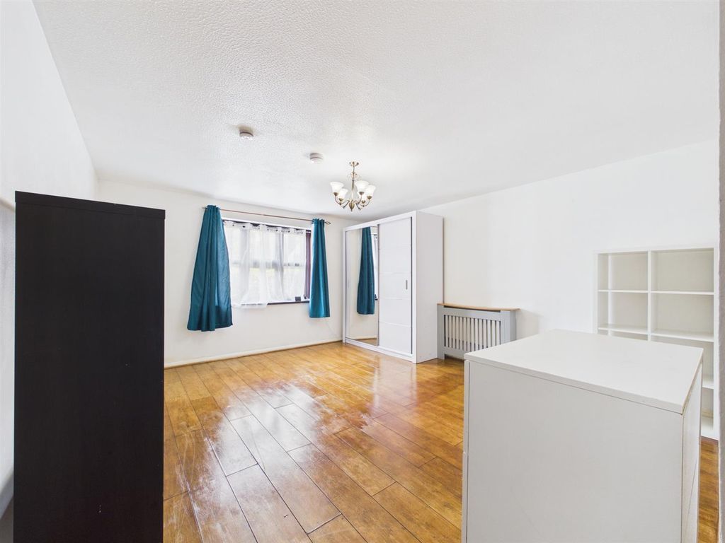 Property photo 1 of 17 Cam01358G0-Pr0240-Still001.Jpg