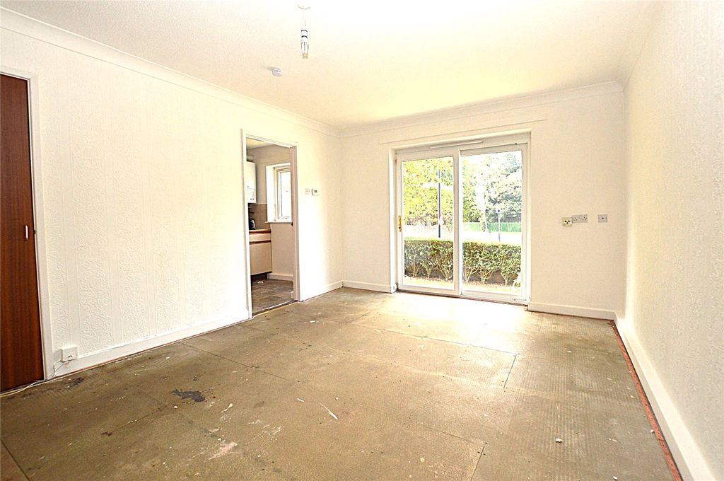 Property photo 2 of 12 Picture No. 18