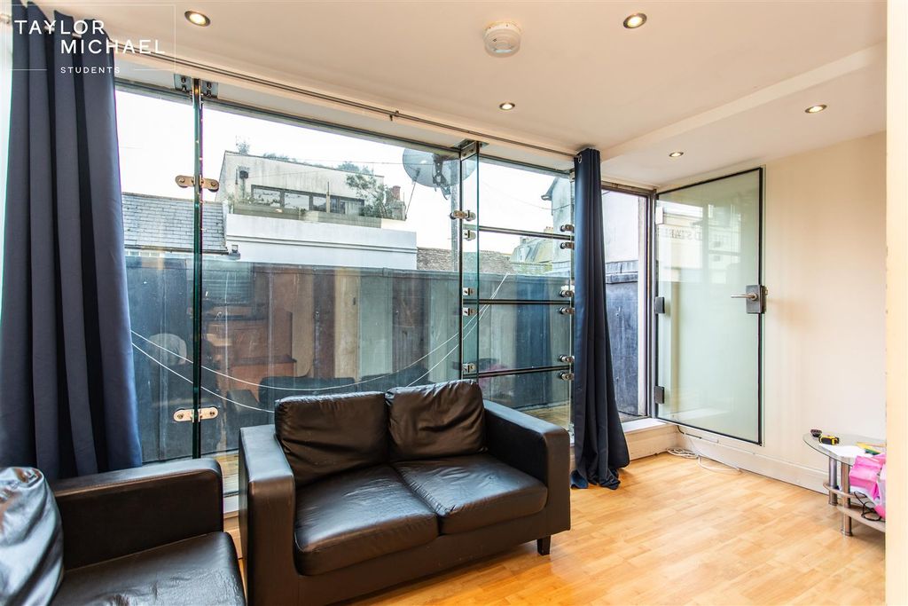 Property photo 3 of 24 Living Room