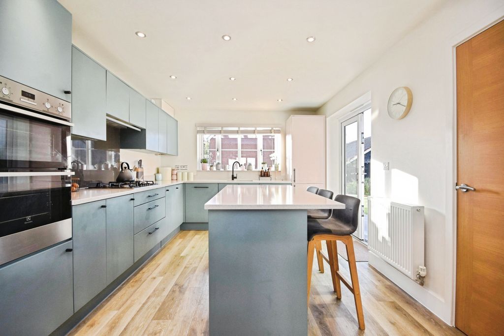 Property photo 3 of 22 Kitchen