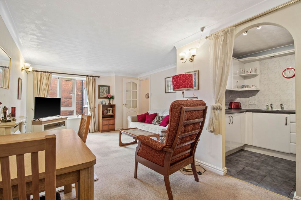 Property photo 2 of 14