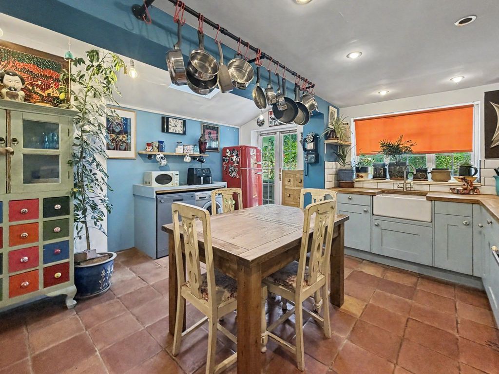 Property photo 2 of 53 5228524