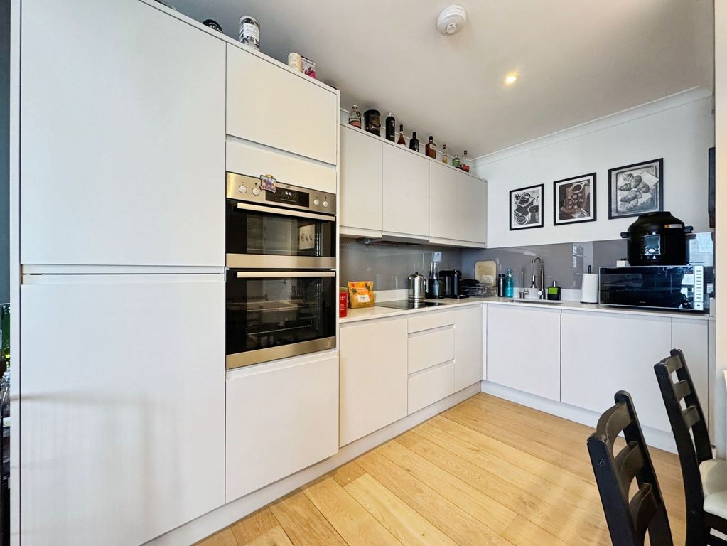 Property photo 2 of 12 Kitchen