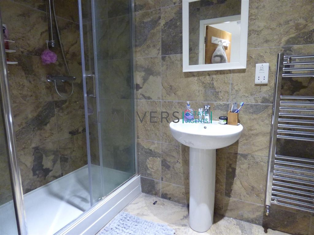 Property photo 2 of 5 P1100237.Jpg