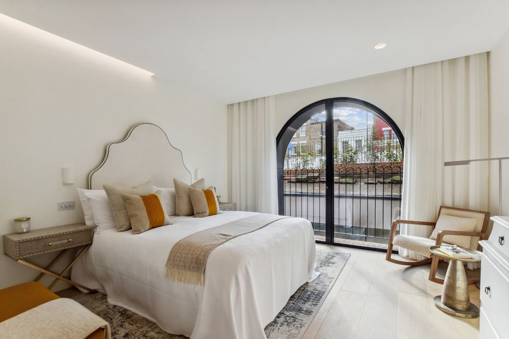 Property photo 2 of 9 Photo 4