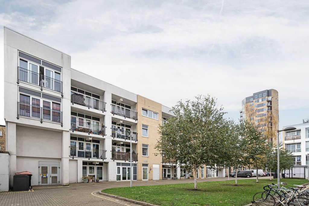 Property photo 2 of 11